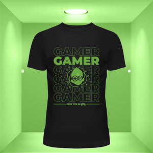 CAMISETA • GAMER - DEUS ESTA NO CONTROLE
